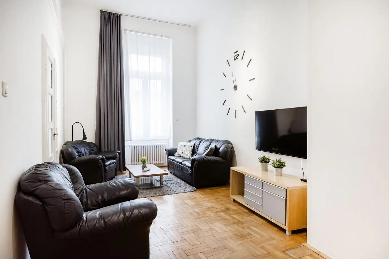 Elegant Apartment In Super Central Location Budapest Hongrie